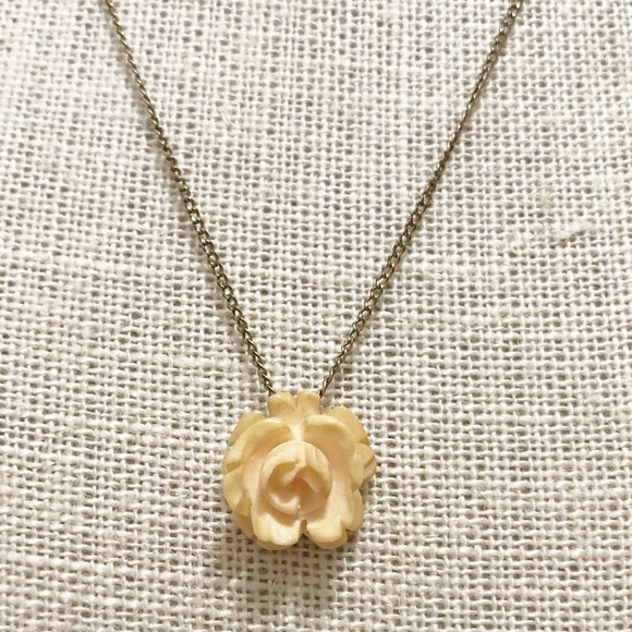 • Vintage • Bone Necklace - Picture 4 of 6